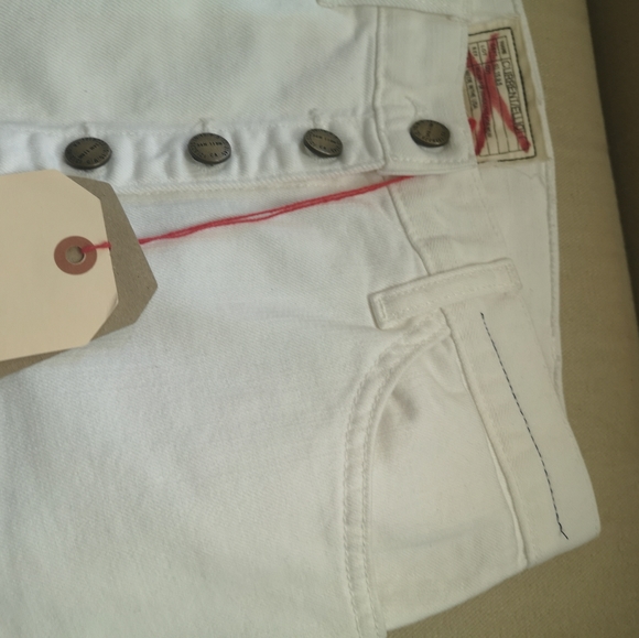 White denim skirt. - Picture 11 of 13